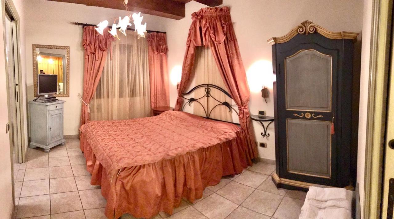 Agriturismo Il Casale Morrovalle Kültér fotó